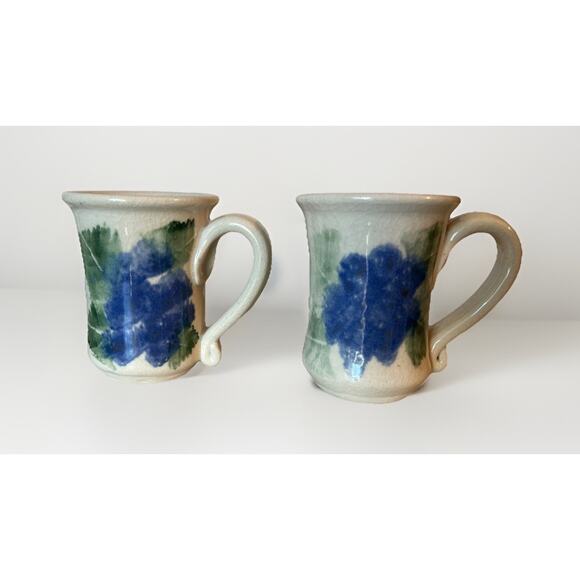 2 Chatham Art Pottery Stoneware Hydrangea Large Coffee Mugs Signed Gill Wilson - Picture 3 of 5